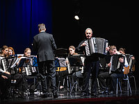 Volodymyr spielt "Konzert Hora"