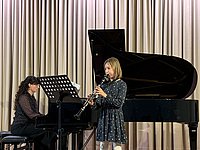 Klarinettenschülerin und Pianistin