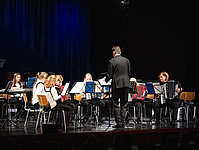 Nachwuchsgruppe auf der Bühne